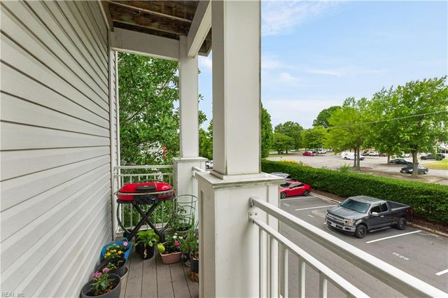 912 Southmoor Dr Unit 202, Virginia Beach, VA 23455