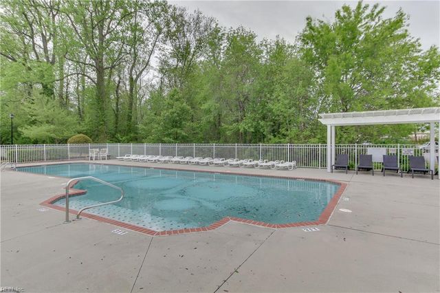 912 Southmoor Dr Unit 202, Virginia Beach, VA 23455
