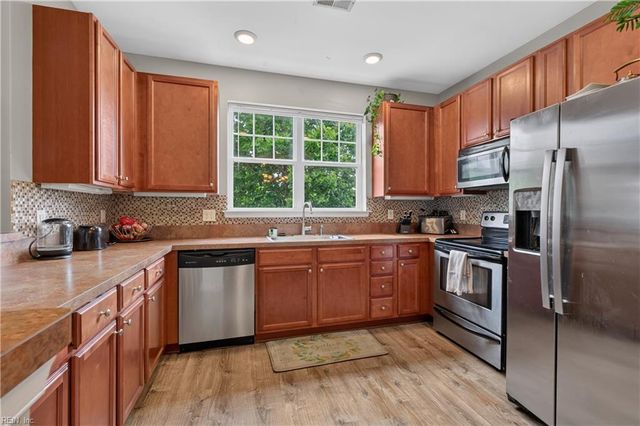 912 Southmoor Dr Unit 202, Virginia Beach, VA 23455