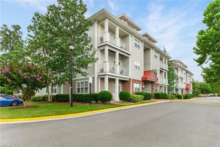 912 Southmoor Dr Unit 202, Virginia Beach, VA 23455
