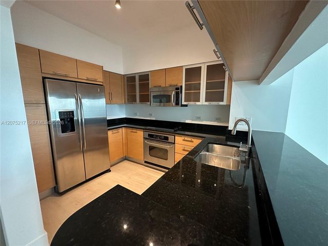31 SE 5th Street 1007, Miami, FL 33131