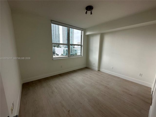 31 SE 5th Street 1007, Miami, FL 33131