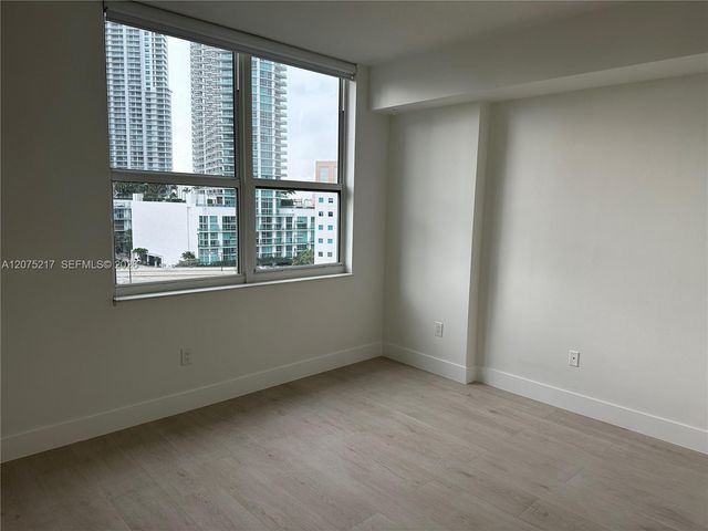 31 SE 5th Street 1007, Miami, FL 33131