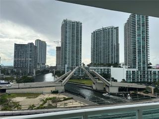 31 SE 5th Street 1007, Miami, FL 33131