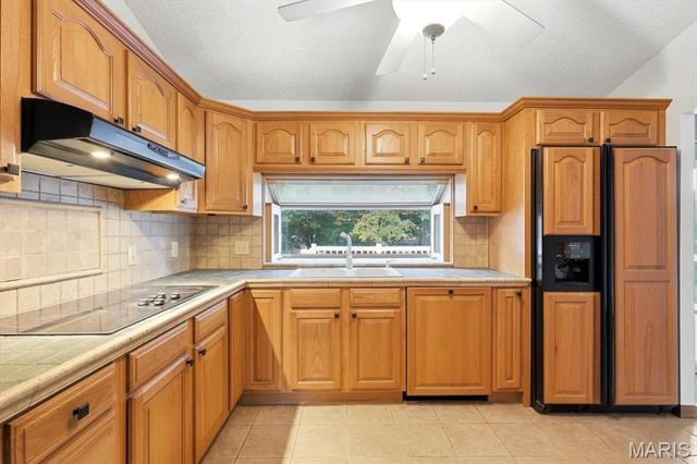 12243 Foxpoint Drive, Maryland Heights, MO 63043