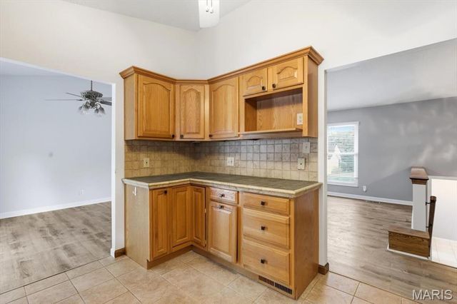 12243 Foxpoint Drive, Maryland Heights, MO 63043