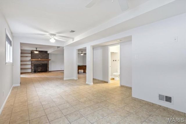 12243 Foxpoint Drive, Maryland Heights, MO 63043