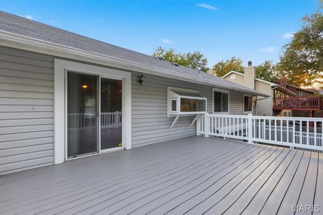 12243 Foxpoint Drive, Maryland Heights, MO 63043