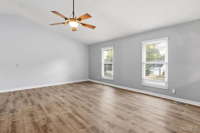 12243 Foxpoint Drive, Maryland Heights, MO 63043