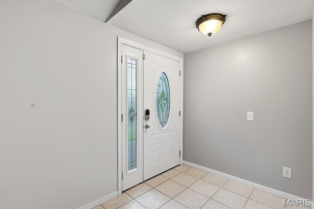 12243 Foxpoint Drive, Maryland Heights, MO 63043