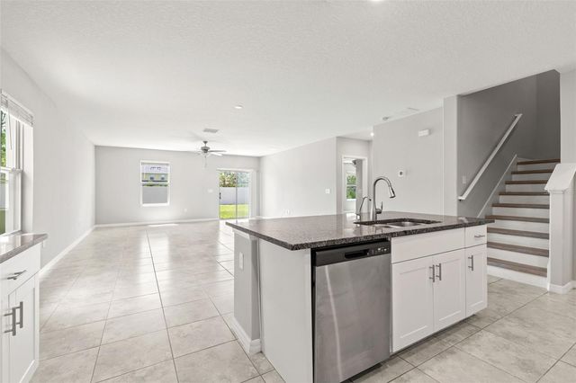 5061 WHITE CHICORY DRIVE, Apollo Beach, FL 33572