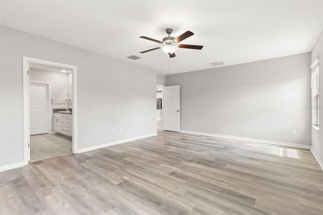 5061 WHITE CHICORY DRIVE, Apollo Beach, FL 33572