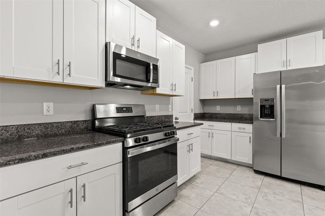 5061 WHITE CHICORY DRIVE, Apollo Beach, FL 33572
