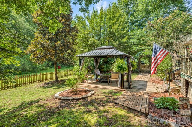 242 Whitney Boulevard, Lake Lure, NC 28746