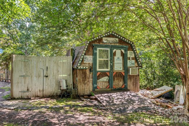 242 Whitney Boulevard, Lake Lure, NC 28746
