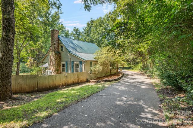 242 Whitney Boulevard, Lake Lure, NC 28746