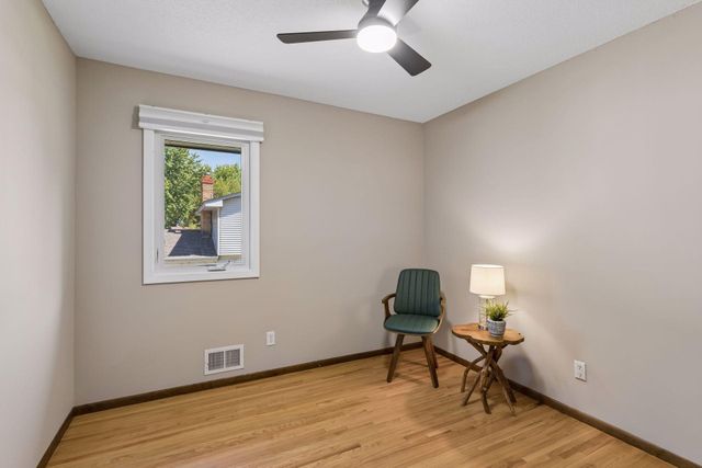 9925 Nord Road, Bloomington, MN 55437