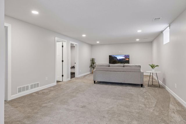 9925 Nord Road, Bloomington, MN 55437
