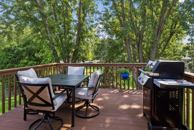 9925 Nord Road, Bloomington, MN 55437