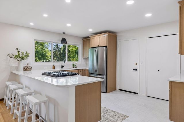 9925 Nord Road, Bloomington, MN 55437