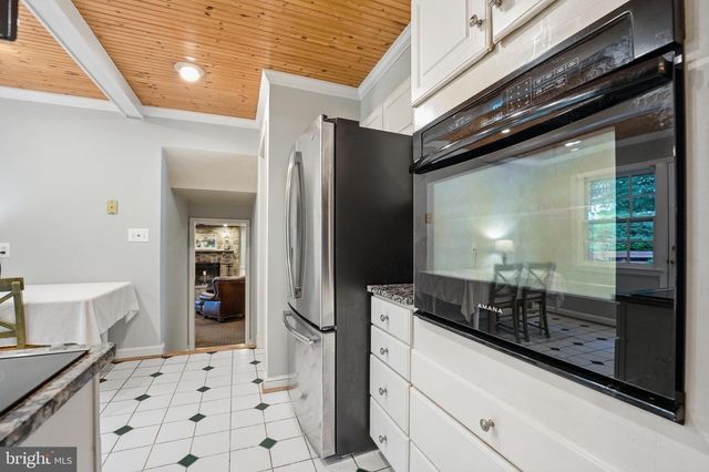 12112 WHIPPOORWILL LN, Rockville, MD 20852