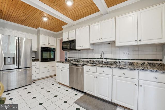 12112 WHIPPOORWILL LN, Rockville, MD 20852