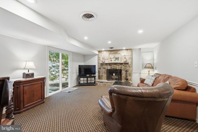 12112 WHIPPOORWILL LN, Rockville, MD 20852