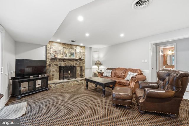 12112 WHIPPOORWILL LN, Rockville, MD 20852