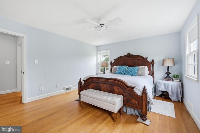 12112 WHIPPOORWILL LN, Rockville, MD 20852