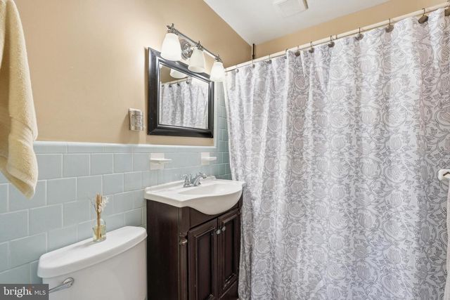 12112 WHIPPOORWILL LN, Rockville, MD 20852