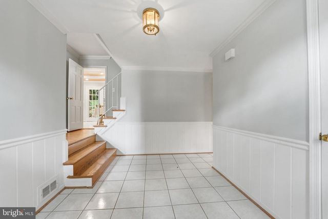 12112 WHIPPOORWILL LN, Rockville, MD 20852