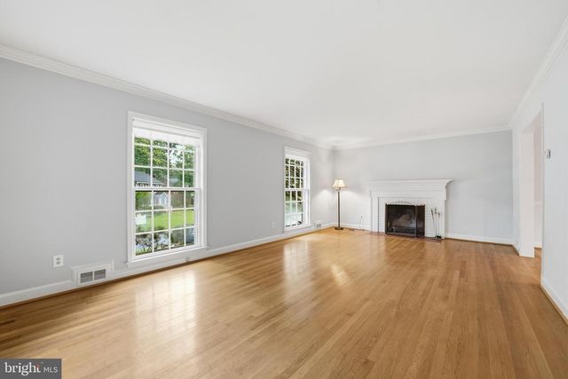 12112 WHIPPOORWILL LN, Rockville, MD 20852