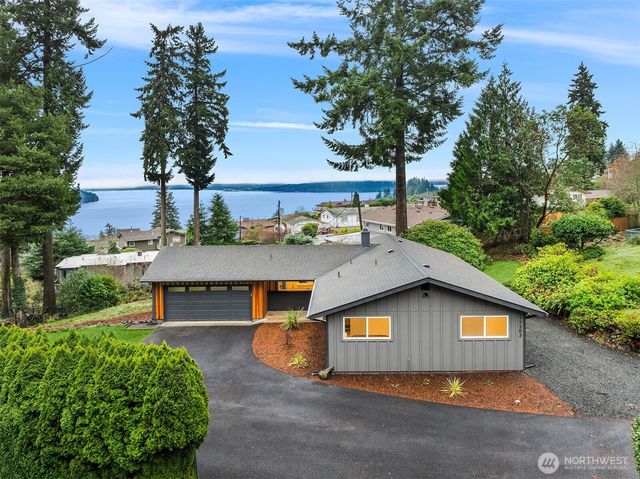 11203 Hallstrom Drive NW, Gig Harbor, WA 98332