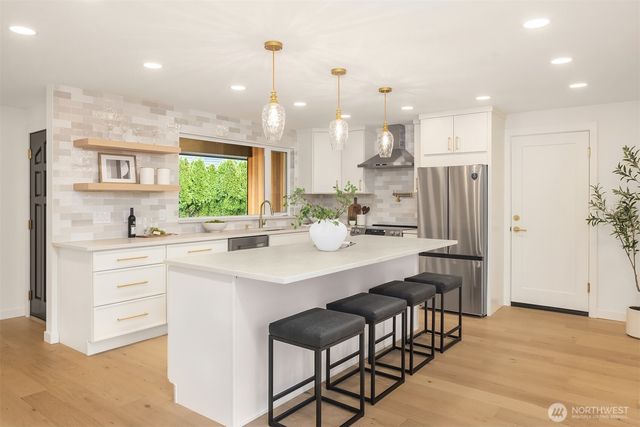 11203 Hallstrom Drive NW, Gig Harbor, WA 98332