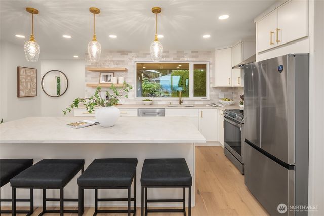 11203 Hallstrom Drive NW, Gig Harbor, WA 98332