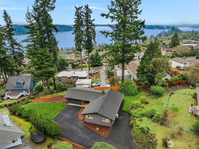 11203 Hallstrom Drive NW, Gig Harbor, WA 98332