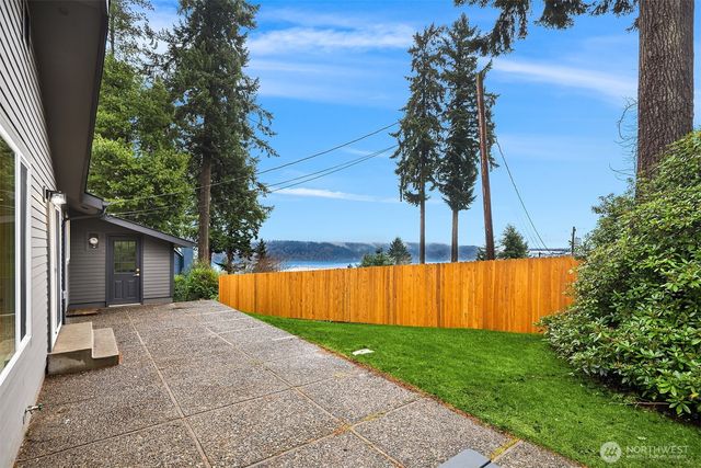 11203 Hallstrom Drive NW, Gig Harbor, WA 98332