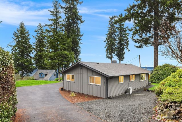 11203 Hallstrom Drive NW, Gig Harbor, WA 98332