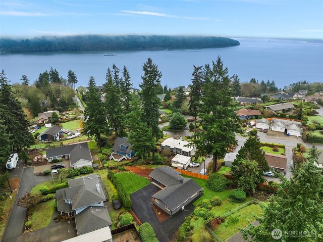 11203 Hallstrom Drive NW, Gig Harbor, WA 98332
