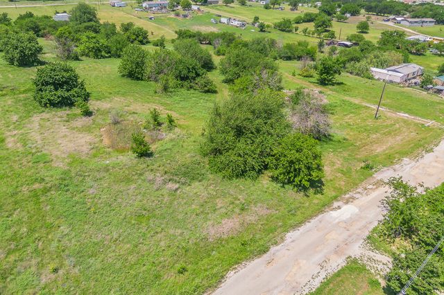 368 Private Road 4443, Rhome, TX 76078