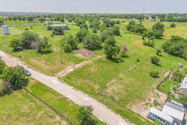 368 Private Road 4443, Rhome, TX 76078