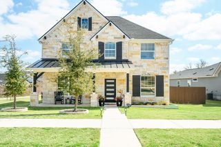 225 Villars DR, Salado, TX 76571