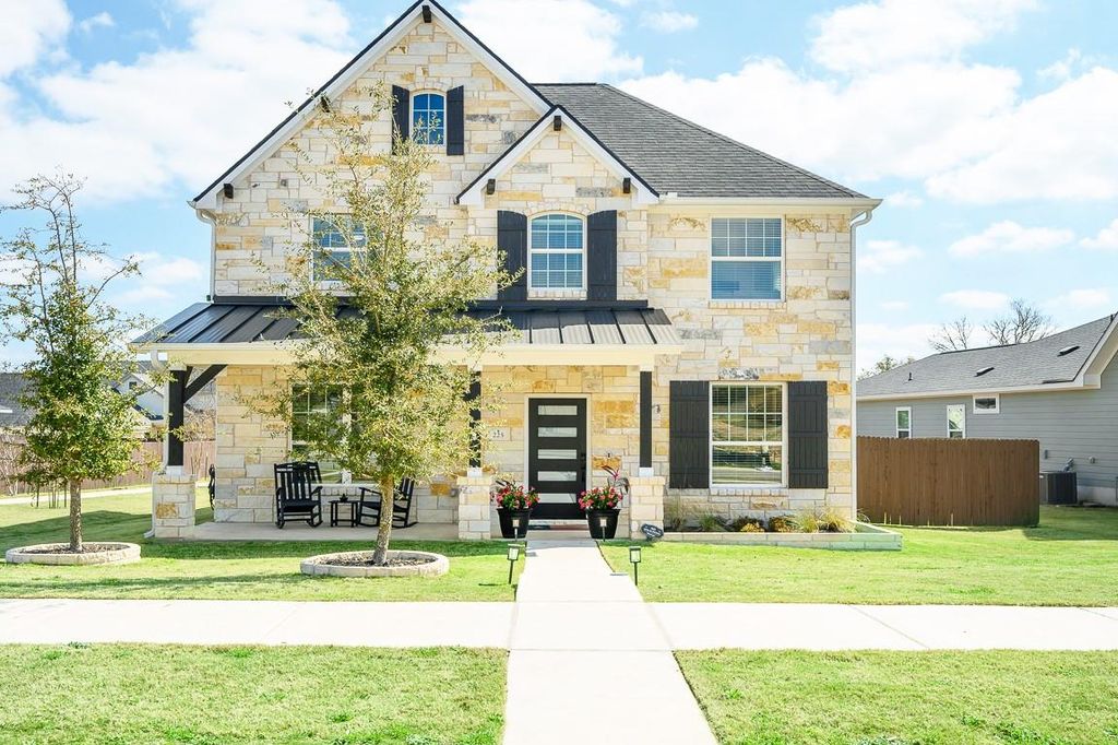 225 Villars DR, Salado, TX 76571