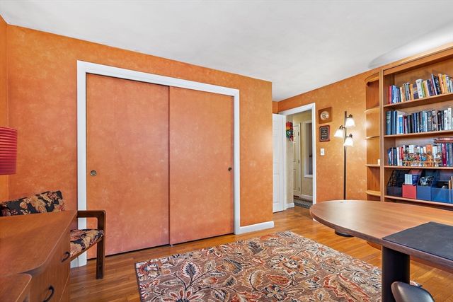 352 Taylor Rd, Stow, MA 01775