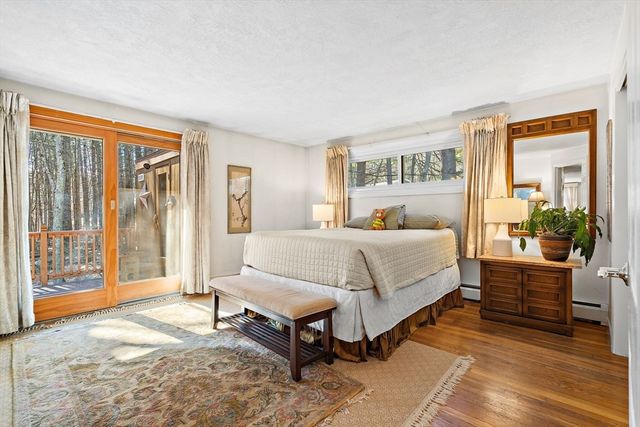 352 Taylor Rd, Stow, MA 01775