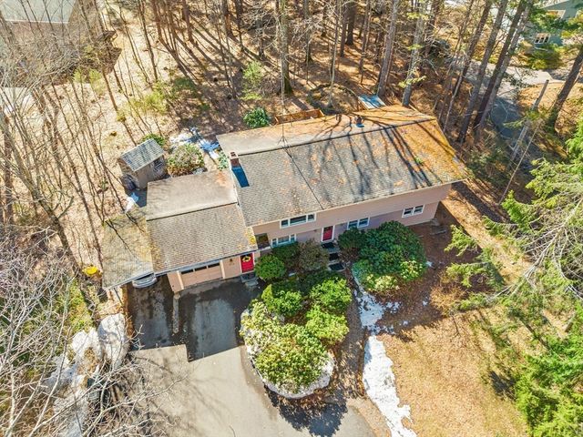352 Taylor Rd, Stow, MA 01775