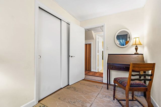 352 Taylor Rd, Stow, MA 01775