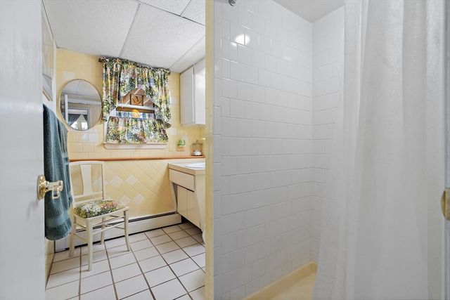 352 Taylor Rd, Stow, MA 01775