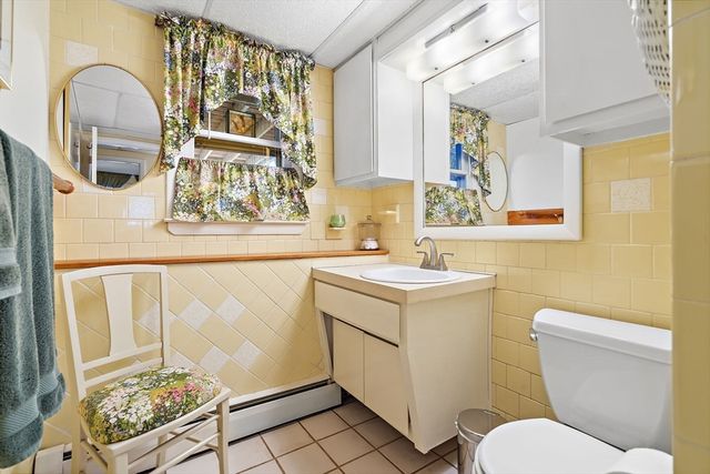 352 Taylor Rd, Stow, MA 01775