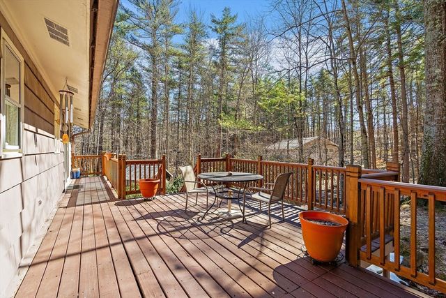 352 Taylor Rd, Stow, MA 01775